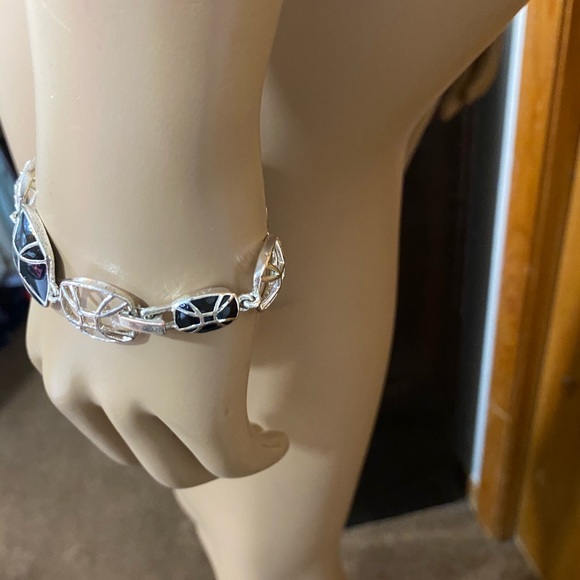 BEAUTIFUL BRACELET - Picture 3 of 7